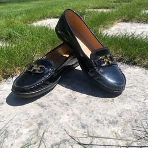 salvatore ferragamo flat shoes